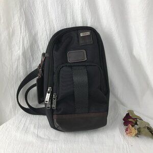TUMI SLING BAG In black